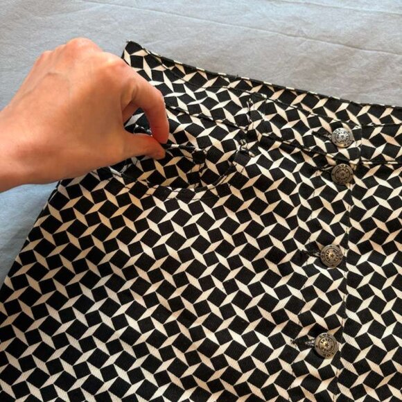 LOB Black & White Geometric Print Mini Skirt - Picture 2 of 9
